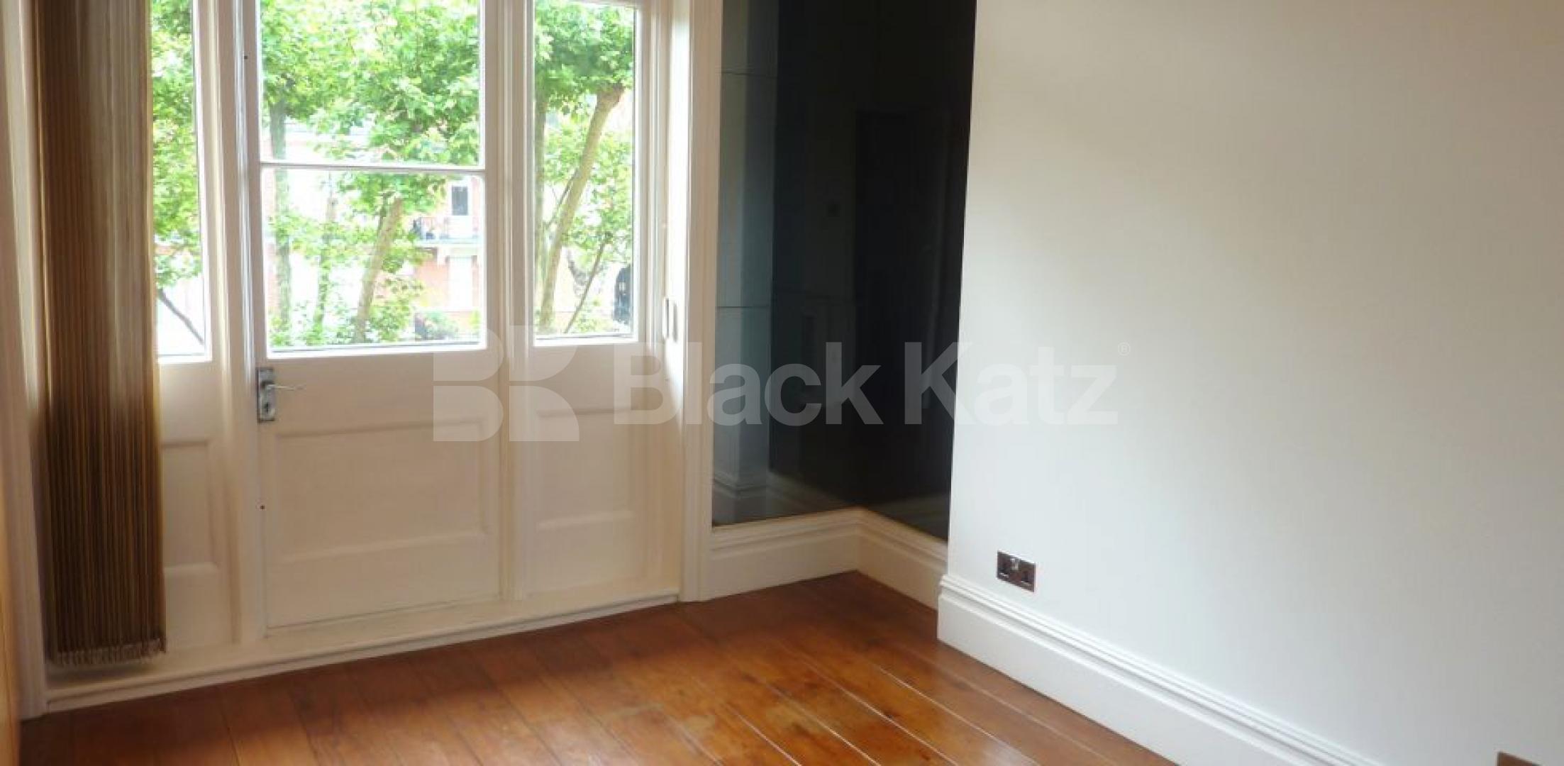 			LUXURY 3 BED 2 BATH!, 3 Bedroom, 1 bath, 1 reception Flat			 Elgin Ave, MAIDA VALE